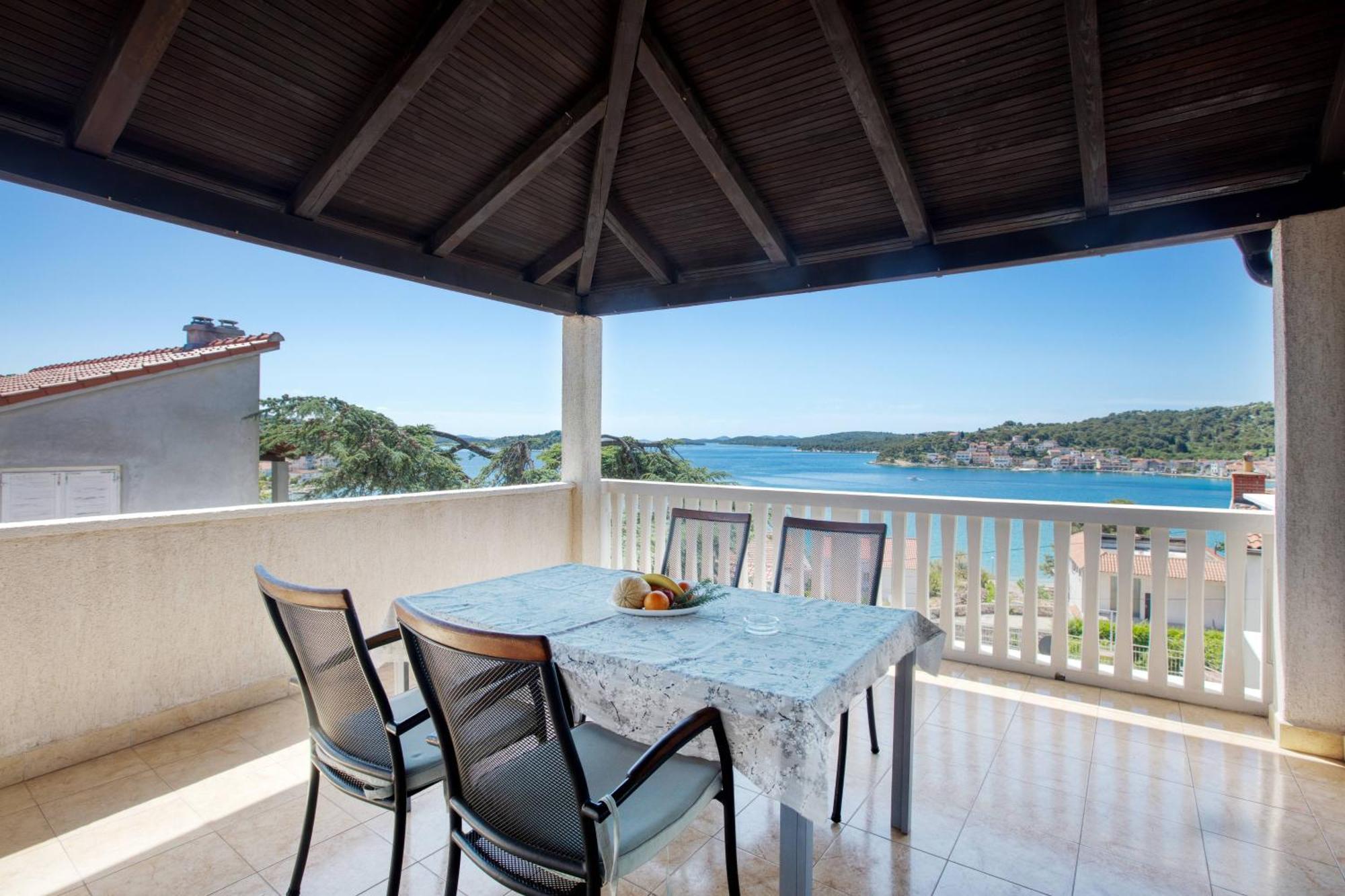 Apartments By The Sea Tisno, Murter - 812 Bagian luar foto