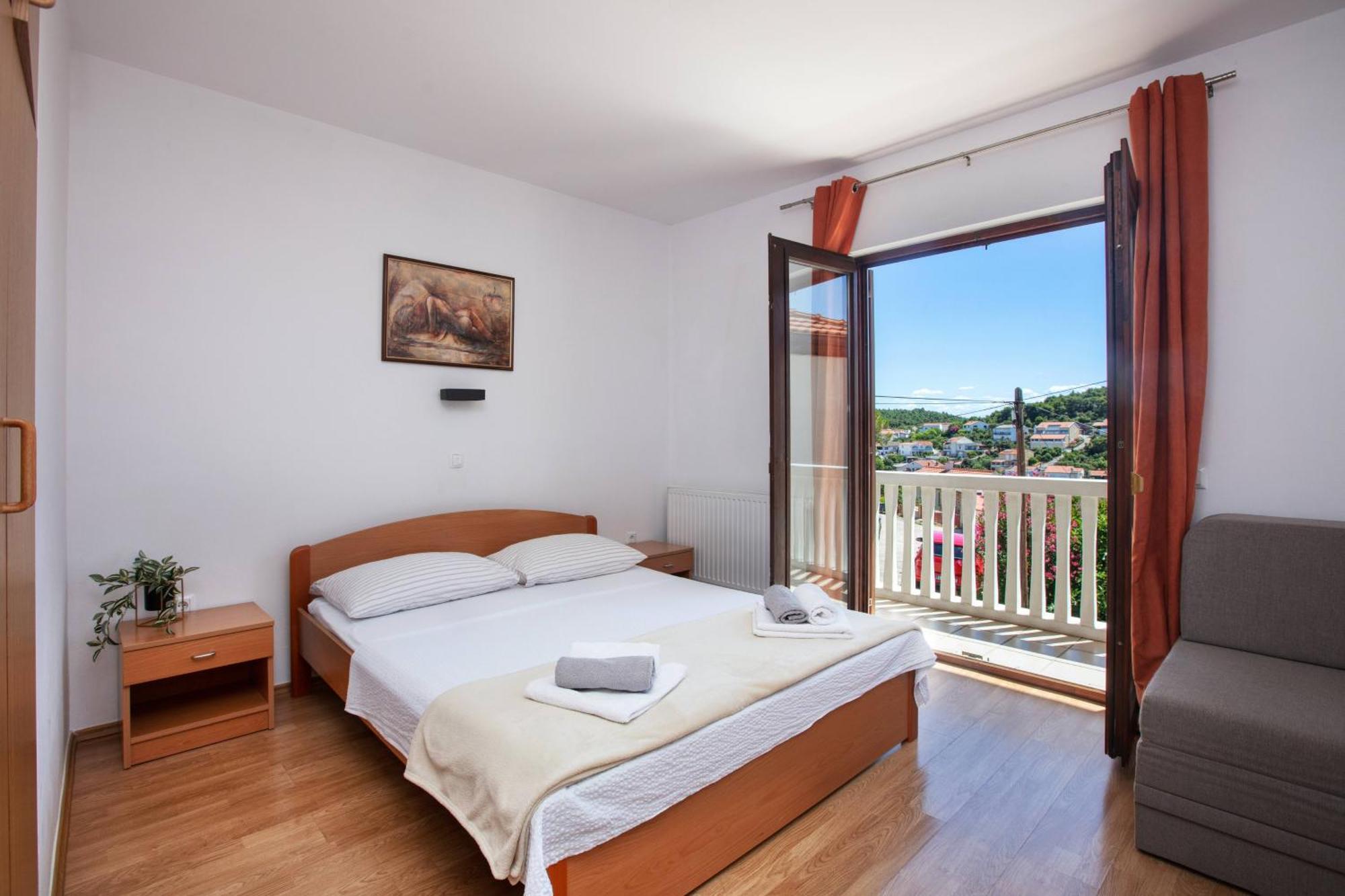 Apartments By The Sea Tisno, Murter - 812 Bagian luar foto