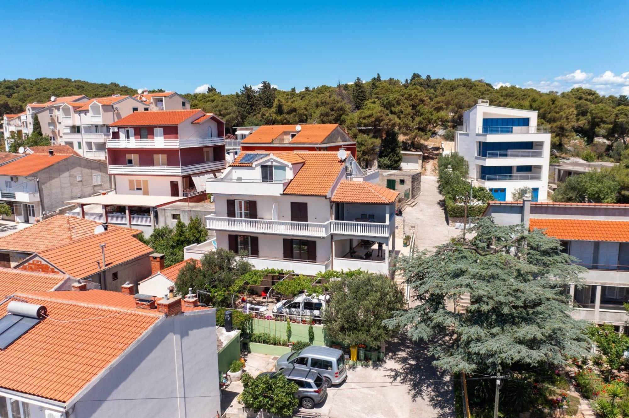 Apartments By The Sea Tisno, Murter - 812 Bagian luar foto